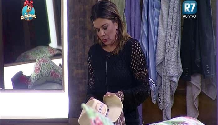 Mara Maravilha ouviu sermão em "A Fazenda 8" (Foto: Reprodução/Record)
