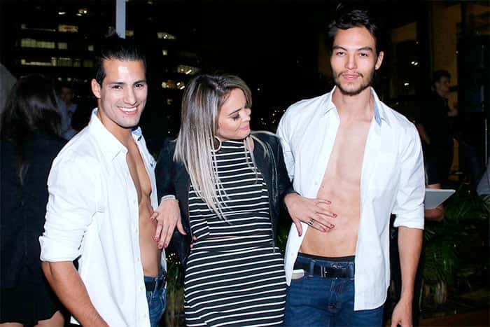 Geisy Arruda e os rapazes (Foto: Thiago Duran / Agnews)