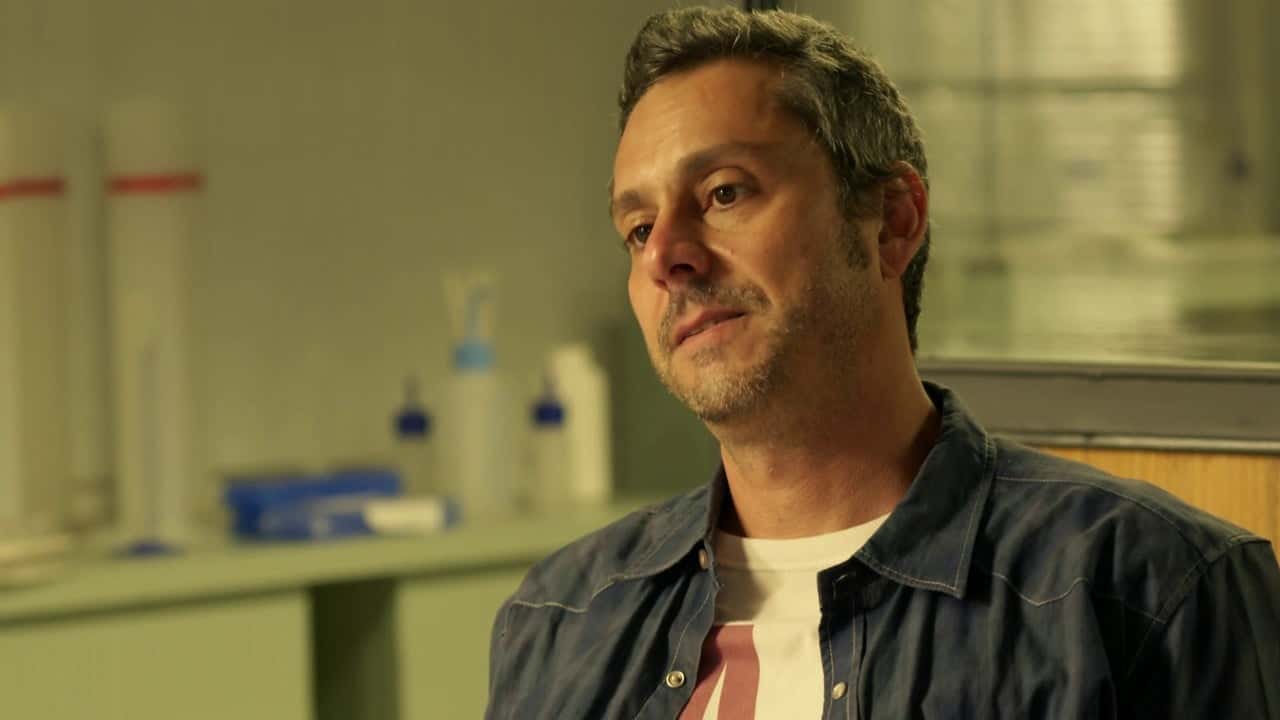 Romero (Alexandre Nero) em cena de "A Regra do Jogo" (Foto: Reprodução/Globo)