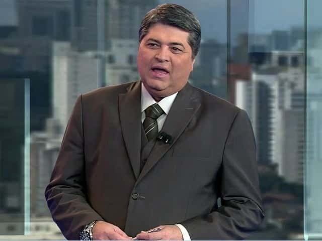 Datena comanda o "Brasil Urgente" (Foto: Reprodução)
