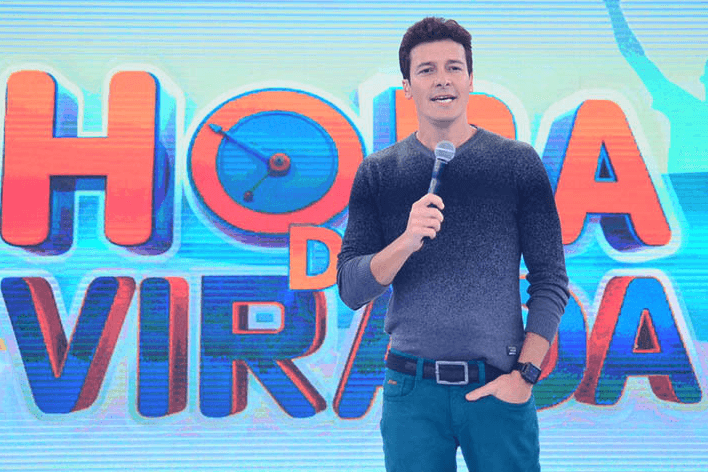 Rodrigo Faro apresenta programa na Record (Foto: Divulgação)