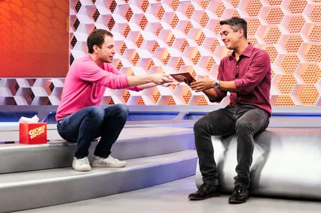 Tiago Leifert recebe Ivan Moré (Foto: Globo/Ramon Vasconcellos)