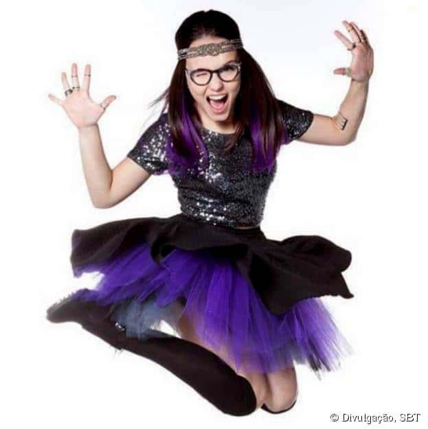 83794-a-atriz-larissa-manoela-pode-ser-vista-diapo-2