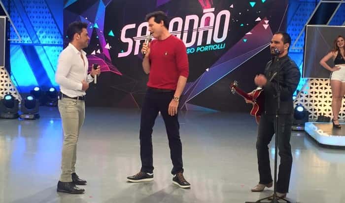 Celso Portiolli com Zezé Di Camargo & Luciano na gravação da estreia do "Sabadão" (Foto: Divulgação)
