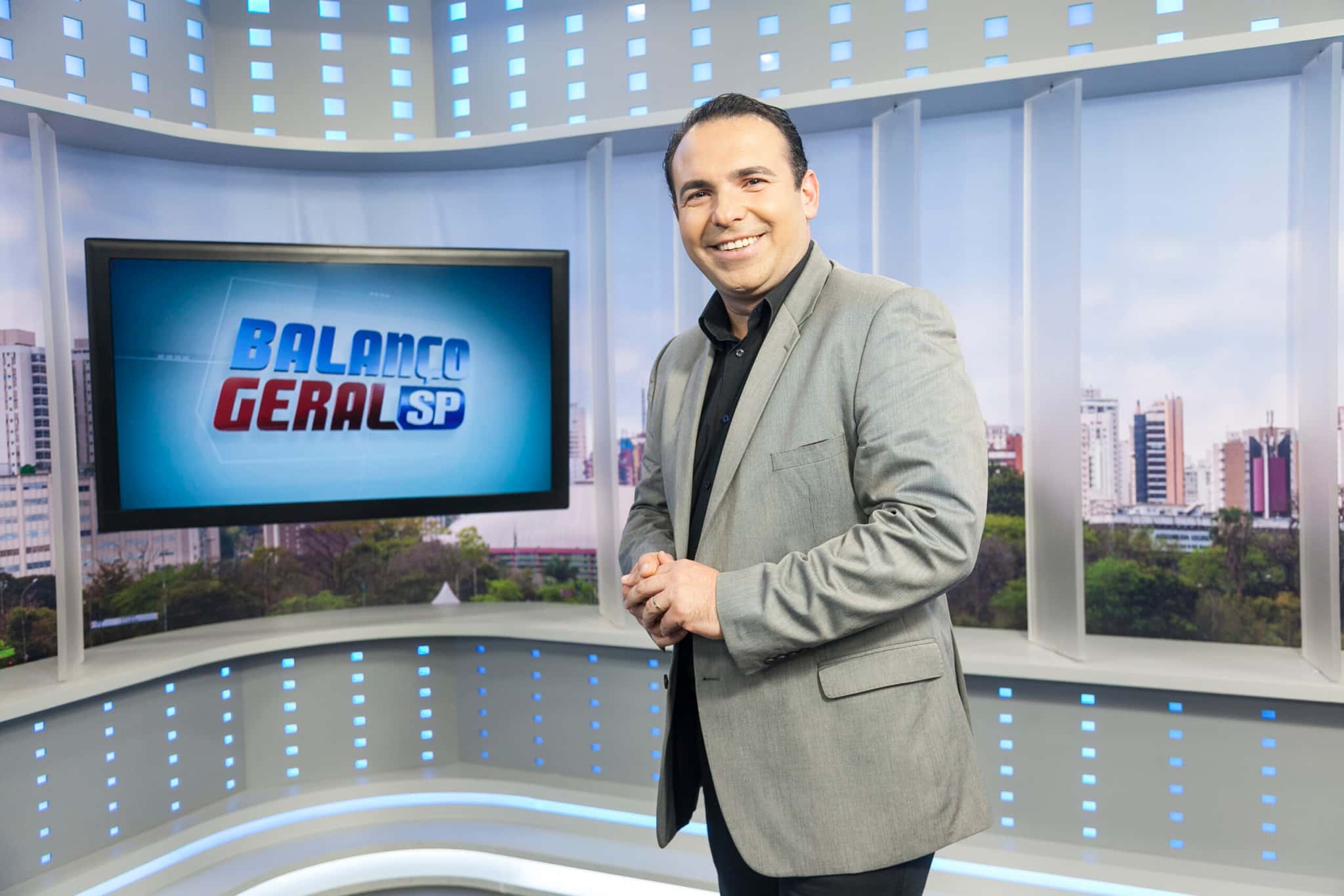 Reinaldo Gottino comanda o "Balanço Geral SP" (Foto: Divulgação/Record)