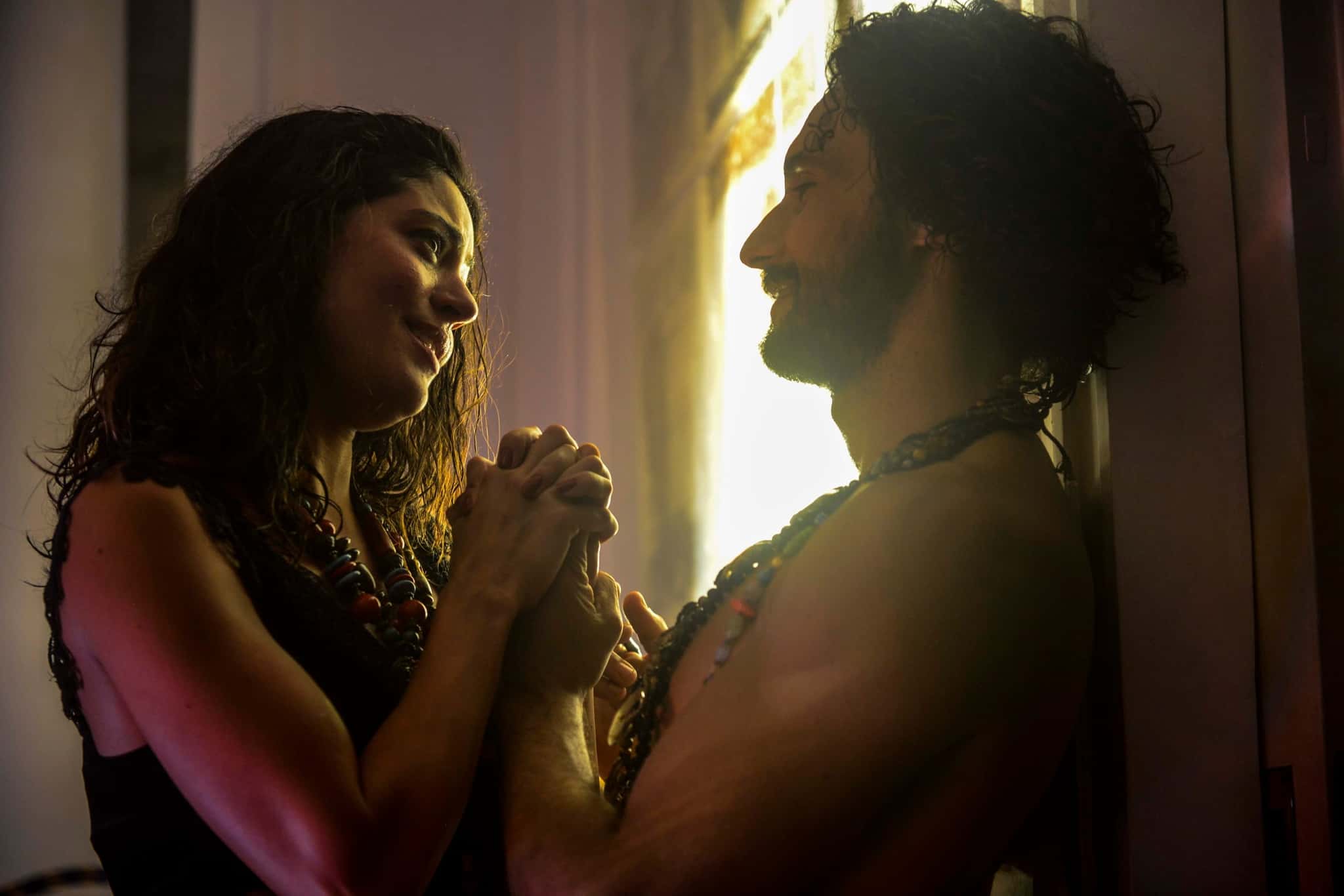 Gravação da Tropicália - Iolanda ( Carol Castro ) e Afranio ( Rodrigo Santoro )