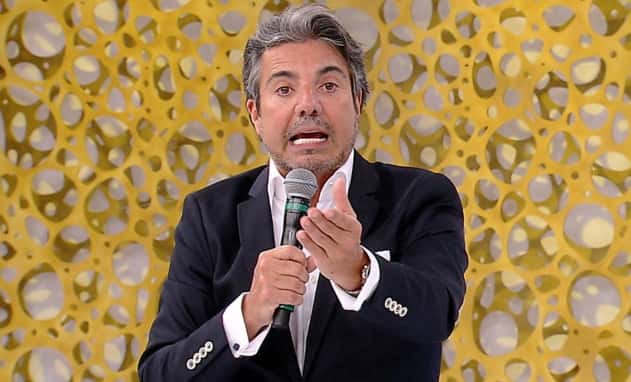 João Kleber durante participação no "Super Pop" (Foto: Divulgação)