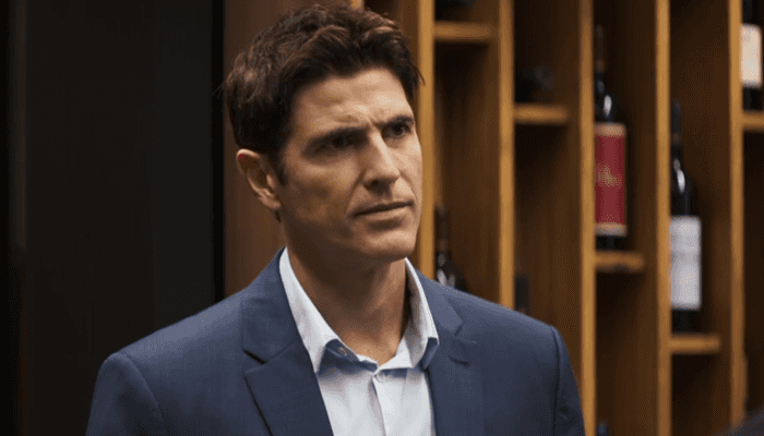 Régis (Reynaldo Gianecchini) será preso por causa dos assassinatos de Josiane em A Dona do Pedaço (Foto: Reprodução/Globo) Régis (Reynaldo Gianecchini) será preso por causa dos assassinatos de Josiane em A Dona do Pedaço (Foto: Reprodução/Globo)