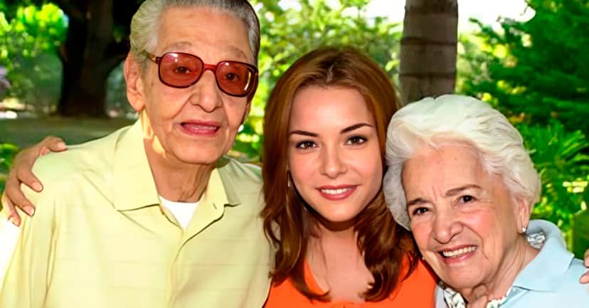 Regiane Alves como a vilã vilã Dóris e os avós Leopoldo (Oswaldo Louzada) e Flora (Carmem Silva) - Foto: Reprodução/Internet Regiane Alves como a vilã vilã Dóris e os avós Leopoldo (Oswaldo Louzada) e Flora (Carmem Silva) - Foto: Reprodução/Internet