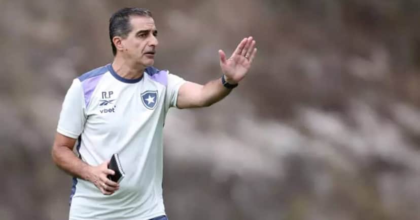 Renato Paiva comandando o Botafogo (Foto: Vítor Silva/Botafogo) Renato Paiva comandando o Botafogo (Foto: Vítor Silva/Botafogo)