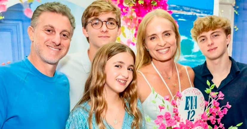 Angélica e sua família (Foto: Reprodução) Angélica e sua família (Foto: Reprodução)
