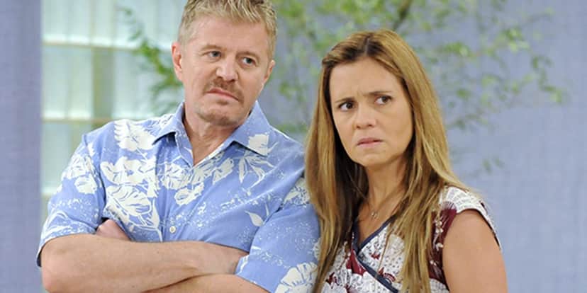 Miguel Falabella e Adriana Esteves em cena de Toma Lá, Dá Cá, que voltará ao ar; Globo também terá estreia de Hebe na TV (Foto: Divulgação/Globo) Miguel Falabella e Adriana Esteves em cena de Toma Lá, Dá Cá, que voltará ao ar; Globo também terá estreia de Hebe na TV (Foto: Divulgação/Globo)