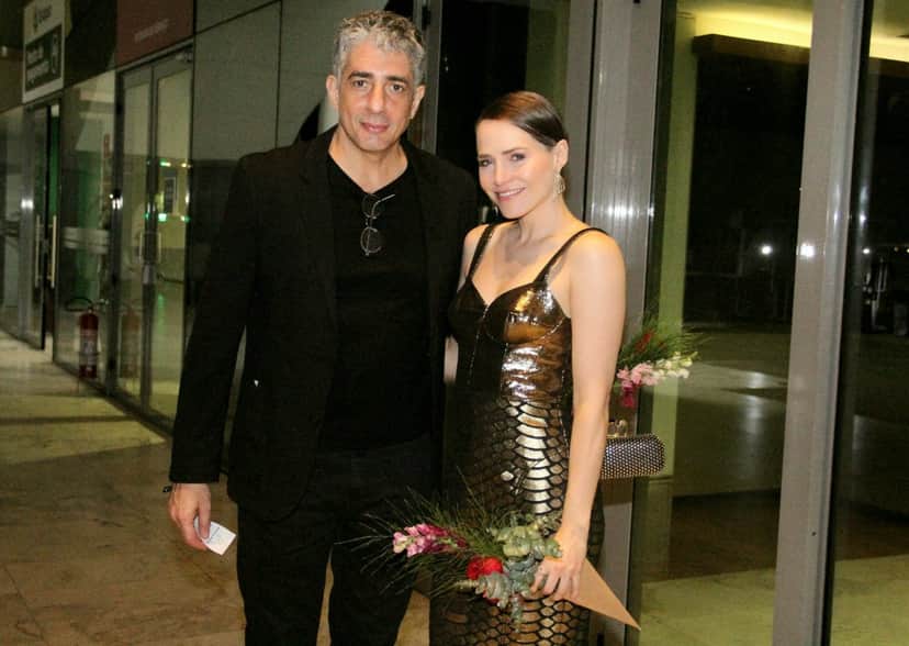 Letícia Colin em um vestido belíssimo no lançamento de "Todas as Flores" (Foto Reprodução/Internet) Letícia Colin em um vestido belíssimo no lançamento de "Todas as Flores" (Foto Reprodução/Internet)