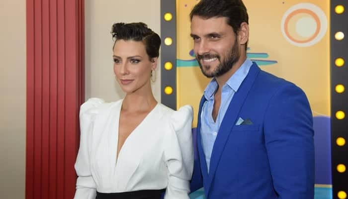 Camila Rodrigues e Felipe Cunha, protagonistas da novela Topíssima (Foto: Blad Meneghel/Record) Camila Rodrigues e Felipe Cunha, protagonistas da novela Topíssima (Foto: Blad Meneghel/Record)