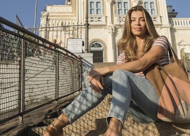 Paloma (Grazi Massafera) em cena da novela Bom Sucesso na Igreja da Penha, no Rio (Foto: Globo/Victor Pollak) Paloma (Grazi Massafera) em cena da novela Bom Sucesso na Igreja da Penha, no Rio (Foto: Globo/Victor Pollak)