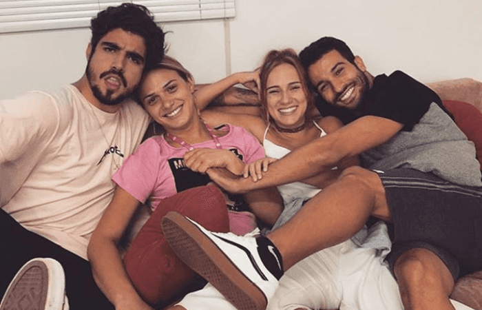 Caio Castro, Glamour Garcia, Carol Garcia e Bruno Bevan nos bastidores de A Dona do Pedaço (Foto: Reprodução/Instagram) Caio Castro, Glamour Garcia, Carol Garcia e Bruno Bevan nos bastidores de A Dona do Pedaço (Foto: Reprodução/Instagram)
